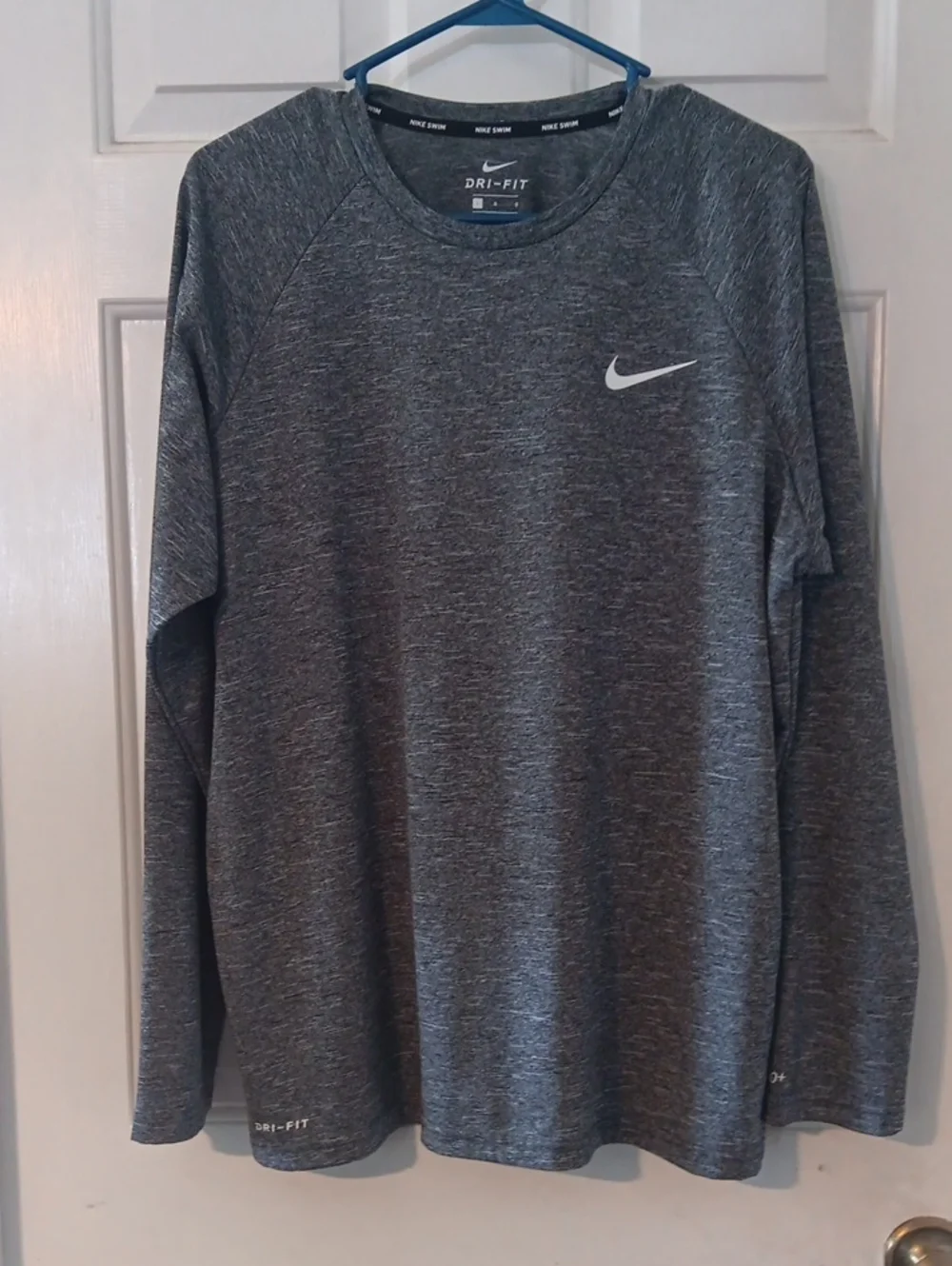 Nike Men’s Long Sleeve Dri-FIT Heathered Charcoal Gray Performance Tee